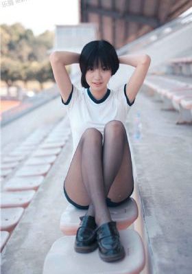 巨乳美女艹黄色_1080电影完整版